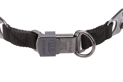 Black Stainless Steel Pinch Prong Collar with Center-Plate and Click-Lock Buckle (4 mm x 23 ⅗ inches)